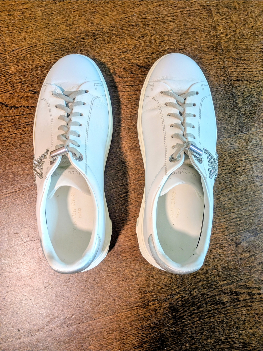 Louis Vuitton White Leather Platform Sneaker with Crystal LV Logo - Picture 5 of 9
